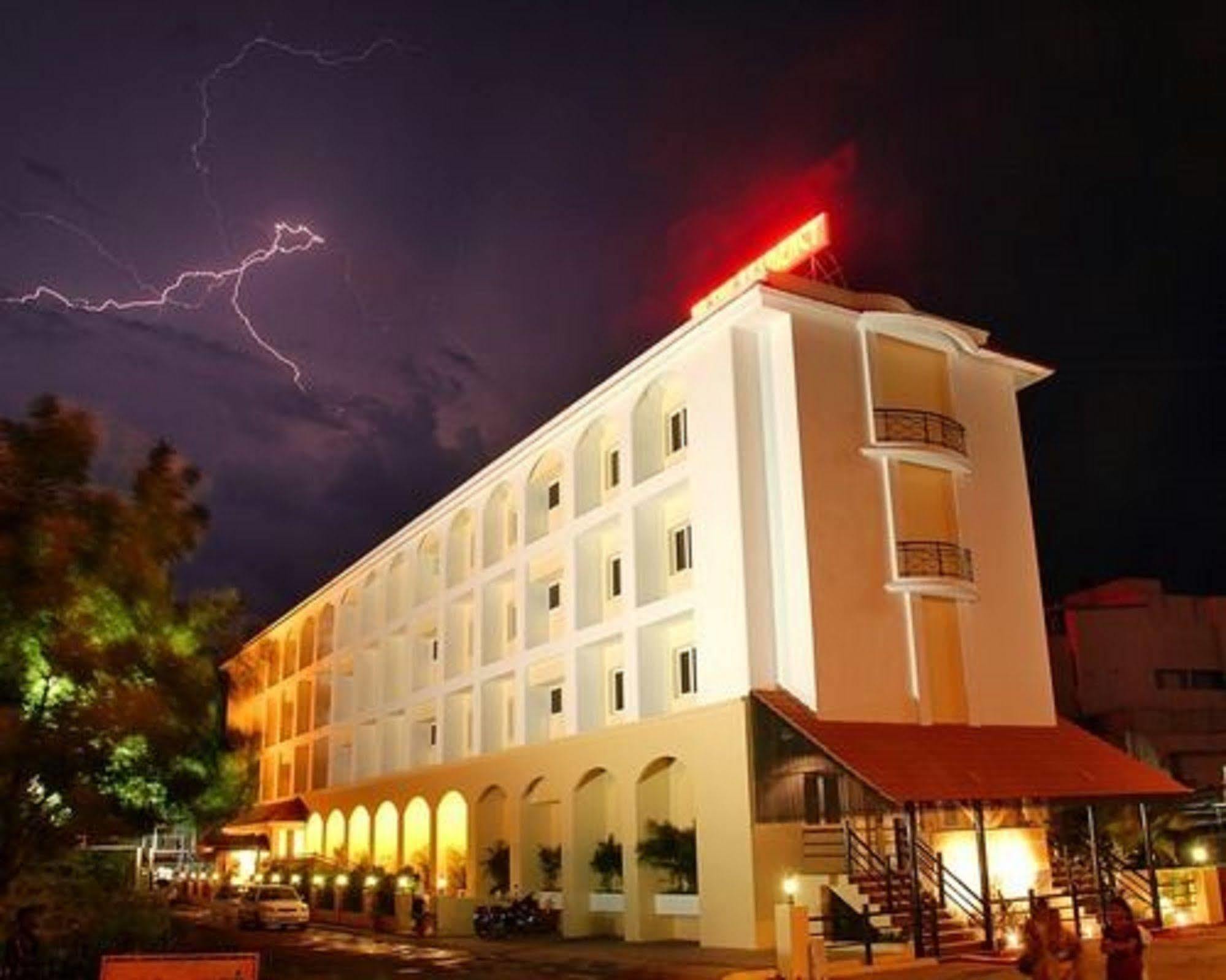 The Residency Karur Hotel Exterior foto