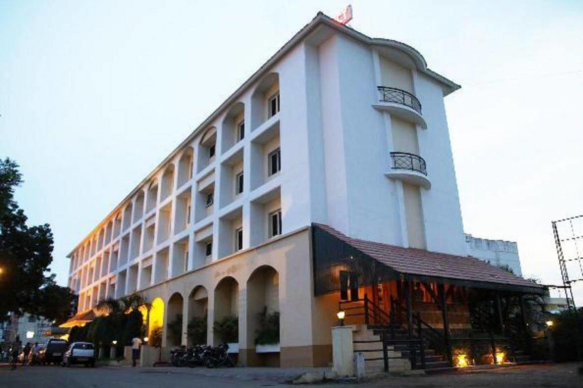 The Residency Karur Hotel Exterior foto