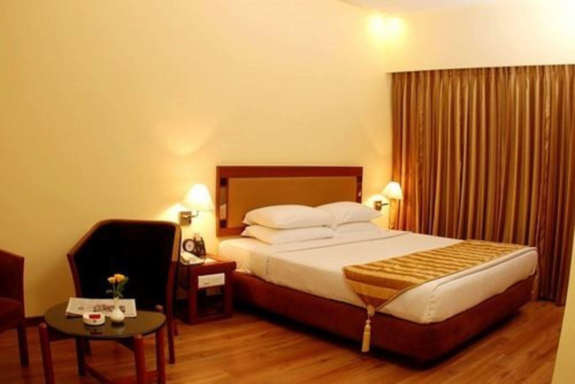 The Residency Karur Hotel Exterior foto