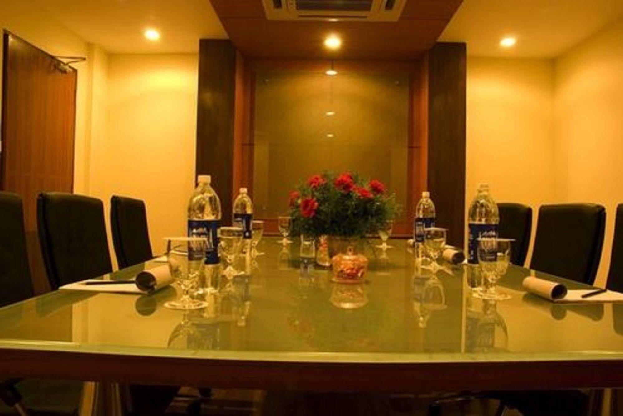 The Residency Karur Hotel Exterior foto